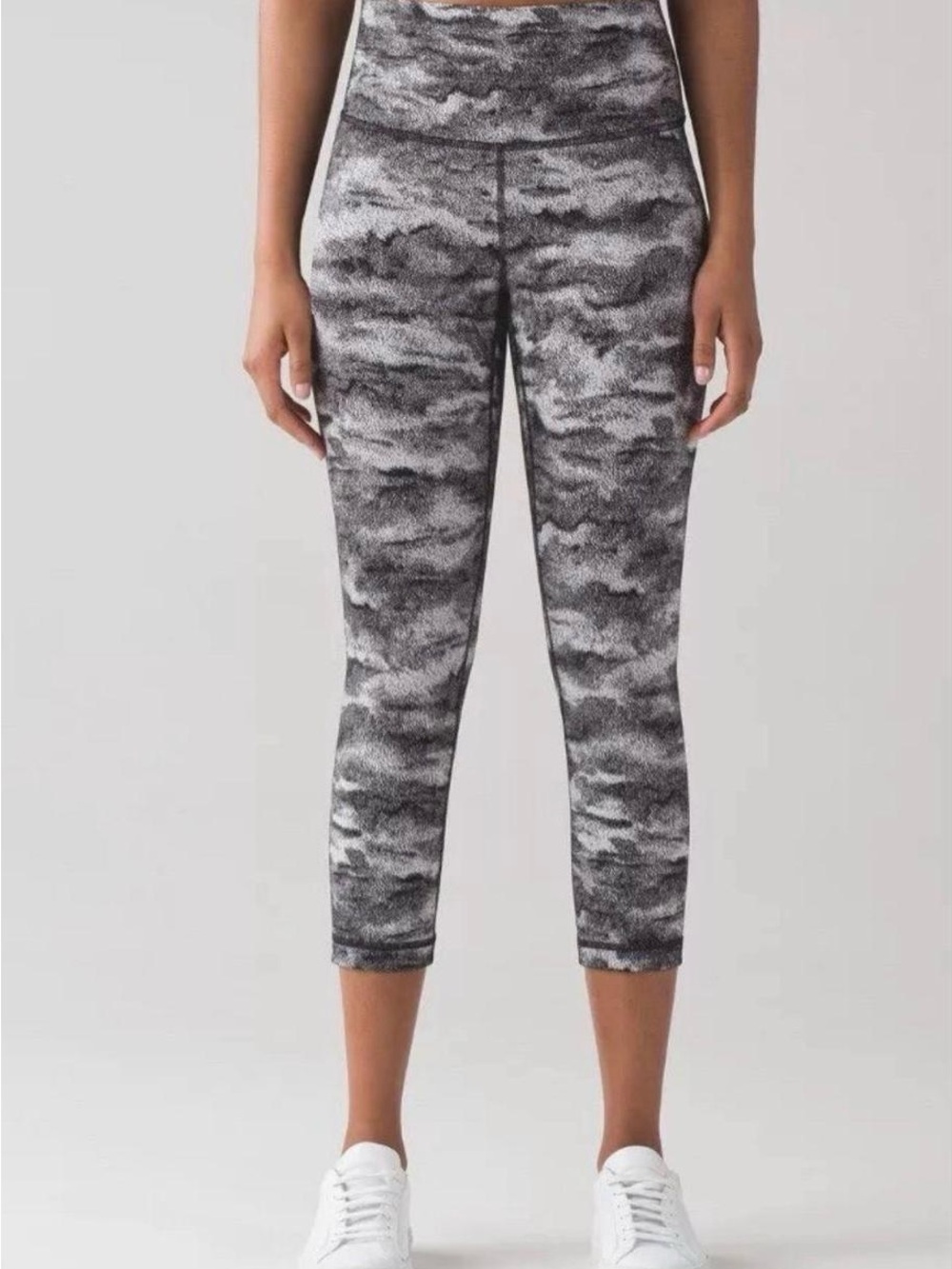 Lululemon Wonder Under Luon Hazy Days Cropped 22” Leggings Black/White Size 6